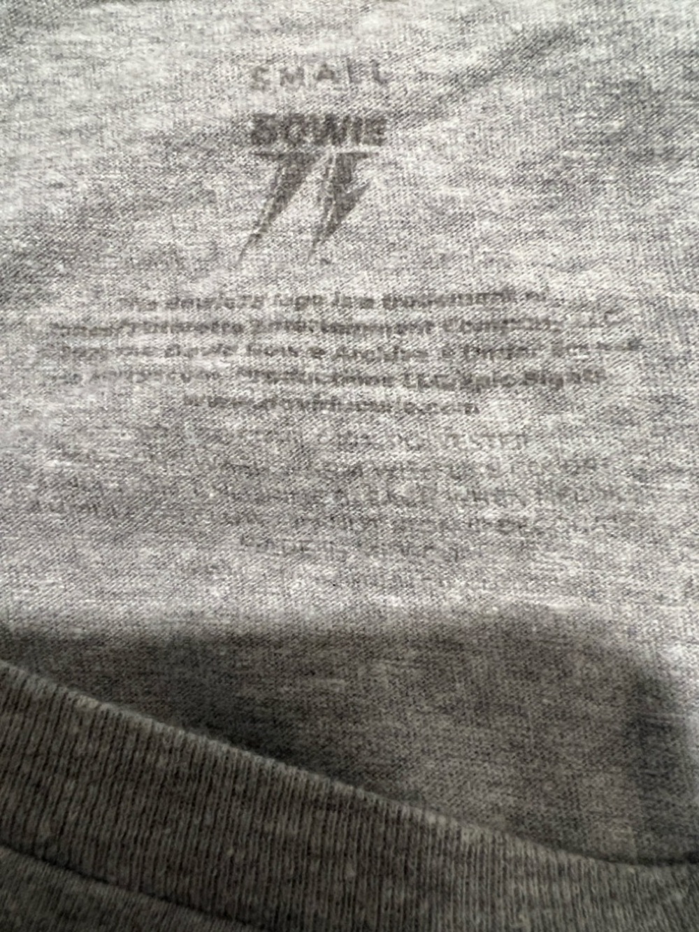 David Bowie "Aladdin Sane" crewneck t-shirt | Size S | Gray | Unisex | Like New - Picture 5 of 8